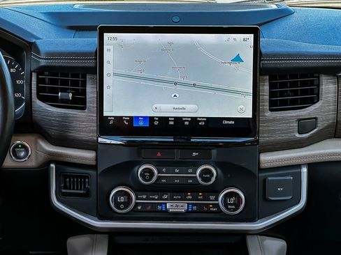 Used 2023 Ford Expedition Limited image 30