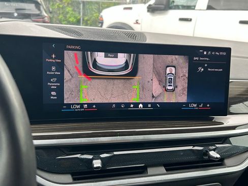 Used 2025 BMW X7 xDrive40i AWD/4WD image 25