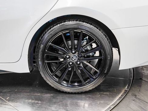 Used 2022 Toyota Camry XSE FWD image 10