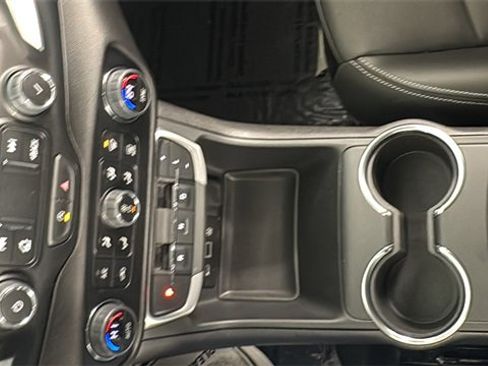 Used 2024 GMC Terrain SLT image 30