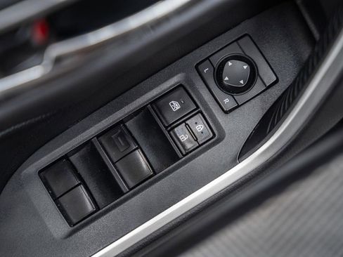 Used 2020 Toyota RAV4 XLE image 38