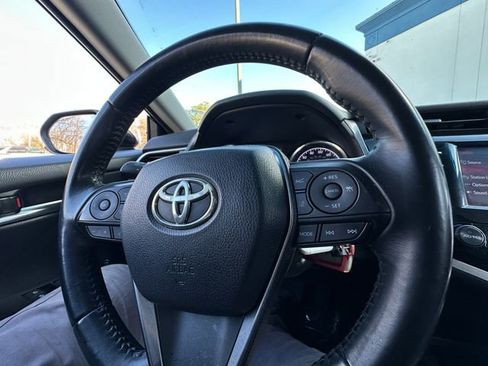 Used 2018 Toyota Camry SE image 17