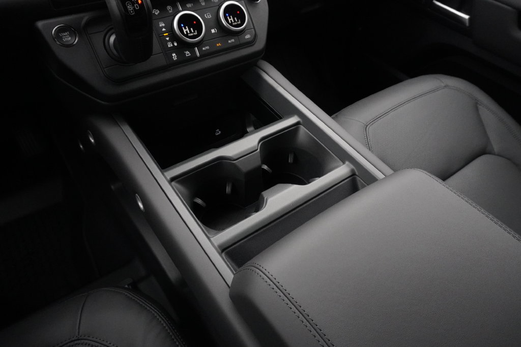 New 2026 Land Rover Defender 110 X-Dynamic SE AWD/4WD image 14