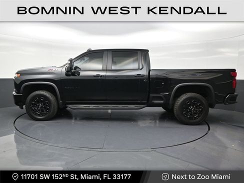 Used 2022 Chevrolet Silverado 2500 LTZ w/ LTZ Plus Package image 2