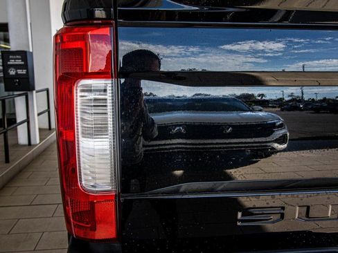 Used 2017 Ford F250 XLT w/ XLT Premium Package image 13