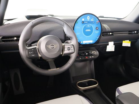 New 2026 MINI Cooper 4-Door Hardtop FWD image 2