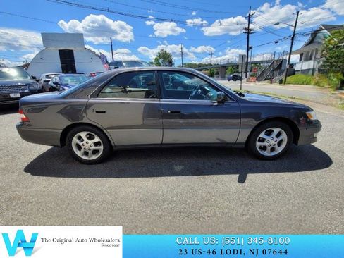 Used 2000 Lexus ES 330 FWD image 6
