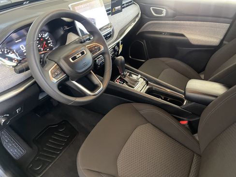 Used 2024 Jeep Compass Sport image 14