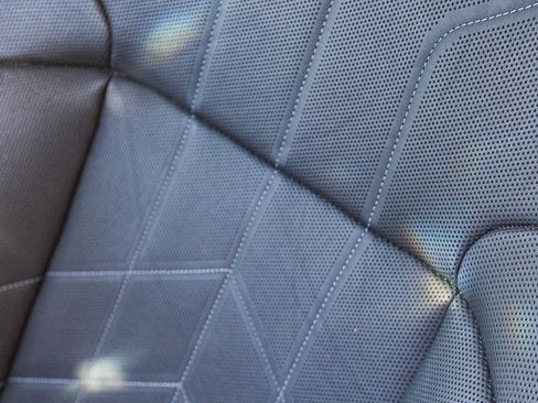 Certified 2024 BMW 740i RWD image 32