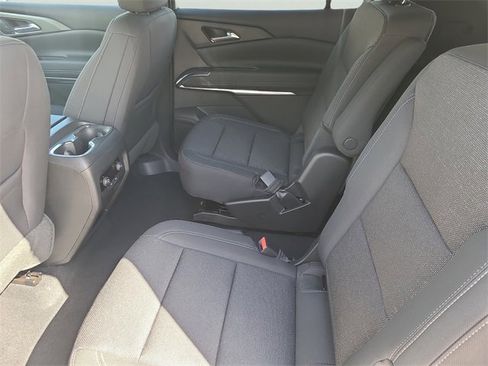 New 2026 Chevrolet Traverse LT image 15