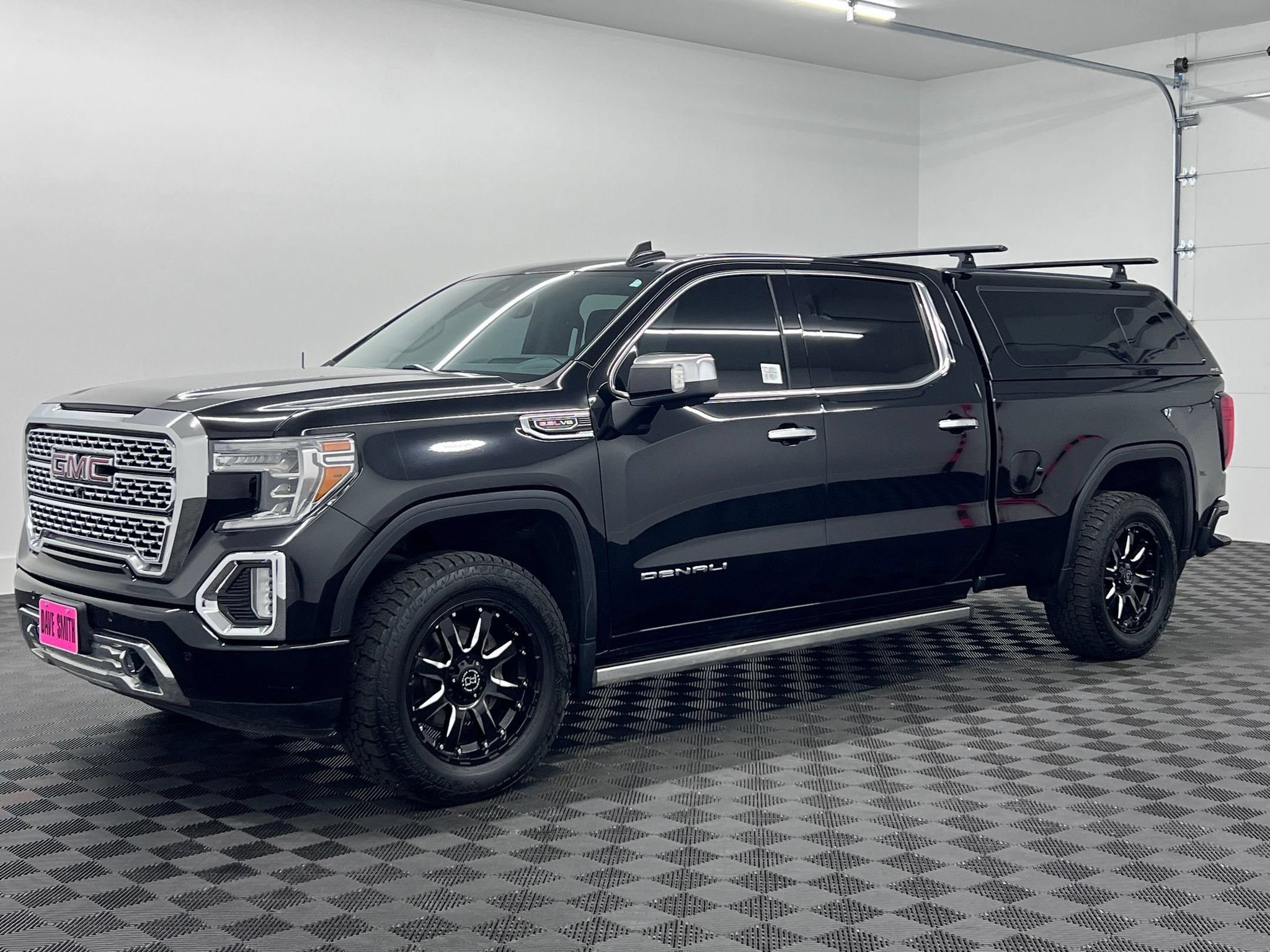 Used 2019 GMC Sierra 1500 Denali w/ Denali Ultimate Package AWD/4WD image 1