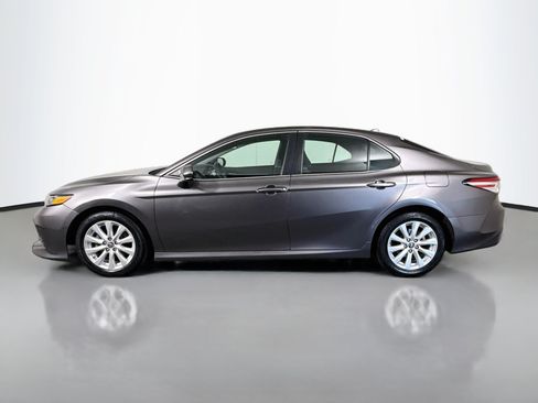 Used 2019 Toyota Camry LE FWD image 6