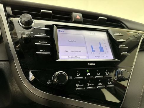 Used 2020 Toyota Camry LE FWD image 7