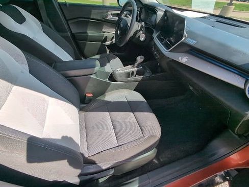 Used 2024 Chevrolet Trax LS w/ LS Convenience Package image 3