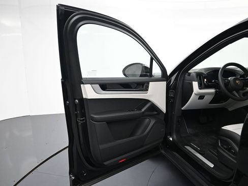 New 2026 Porsche Cayenne E-Hybrid Coupe image 16