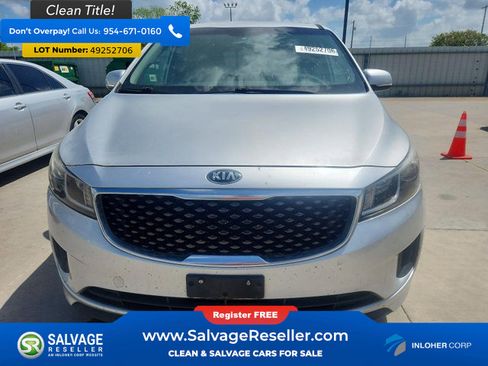 Used 2015 Kia Sedona LX image 7
