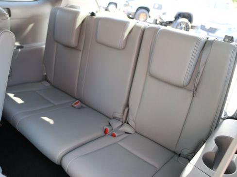 Used 2018 Toyota Highlander XLE FWD image 33