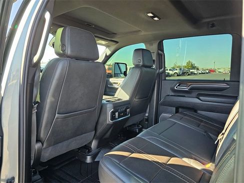 Used 2024 Chevrolet Silverado 3500 High Country w/ High Country Premium Package image 12