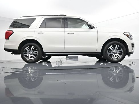 Used 2023 Ford Expedition XLT AWD/4WD image 36