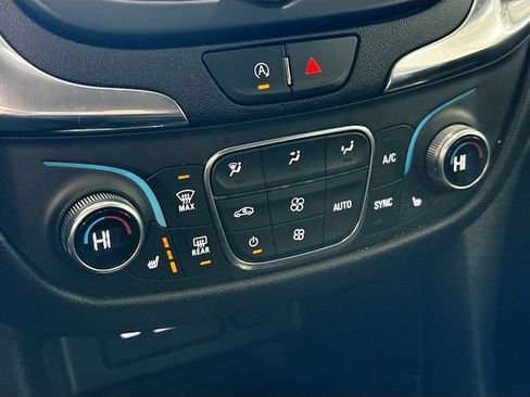 Used 2023 Chevrolet Equinox LT image 17