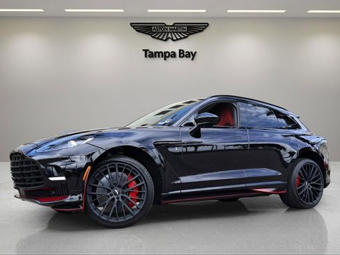 Used 2024 Aston Martin DBX 707 image 1