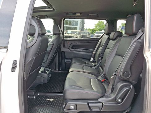 Used 2023 Honda Odyssey Sport image 11