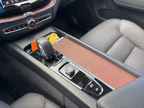 Used 2023 Volvo XC60 B5 Plus w/ Climate Package image 17