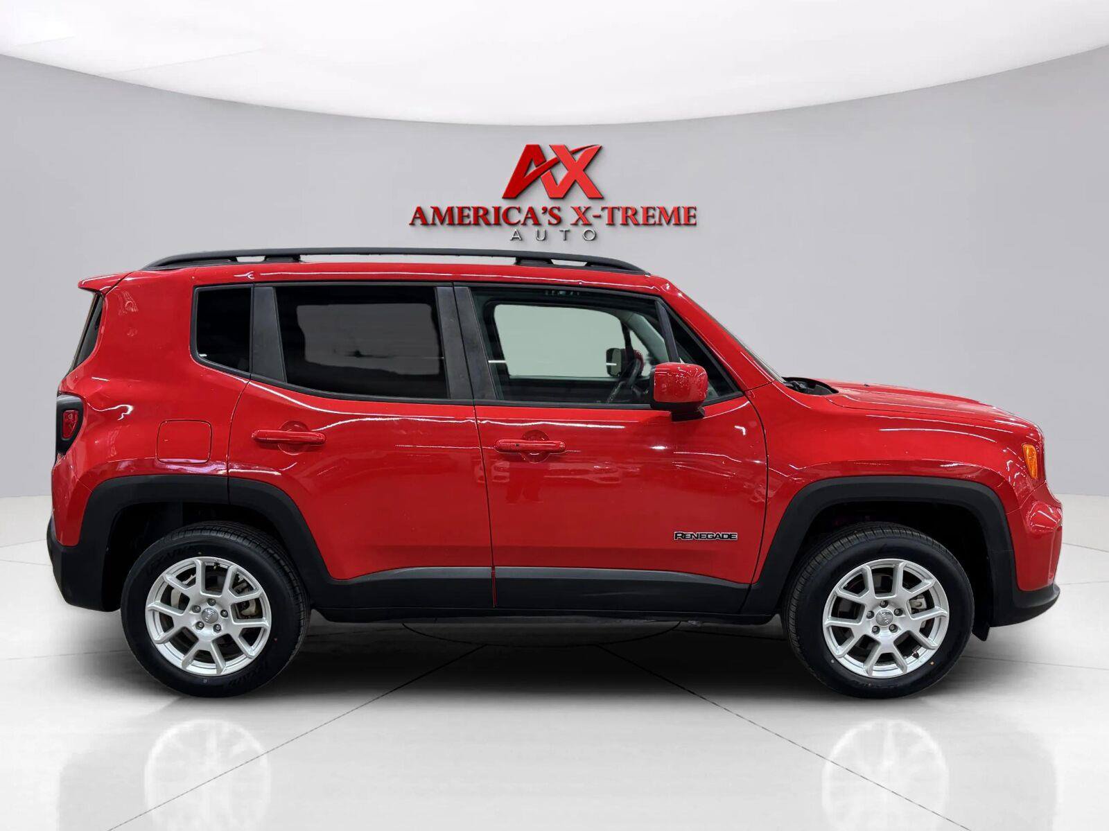 Used 2020 Jeep Renegade Latitude AWD/4WD image 8