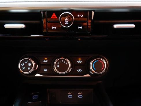 Certified 2025 Nissan Kicks SV AWD/4WD image 22