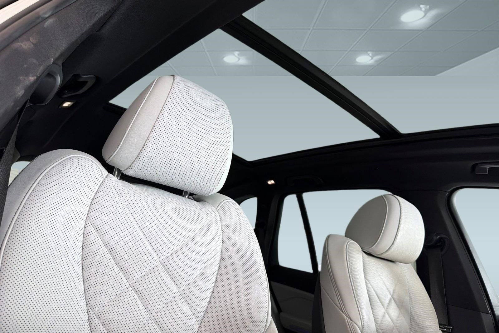 Used 2024 BMW X5 sDrive40i w/ Premium Package RWD image 25