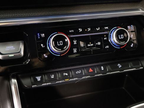 Used 2025 GMC Sierra 2500 Denali AWD/4WD image 8