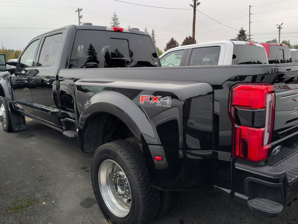 Used 2025 Ford F450 Platinum w/ FX4 Off-Road Package AWD/4WD image 3