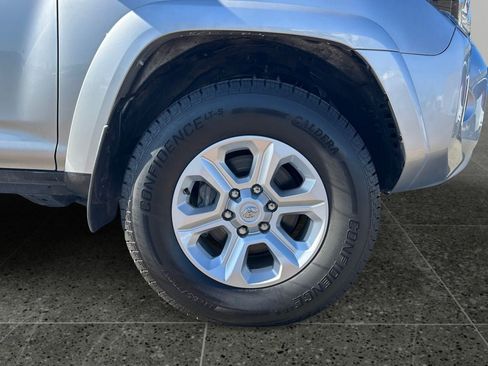 Used 2024 Toyota 4Runner SR5 Premium w/ Moonroof Package AWD/4WD image 9