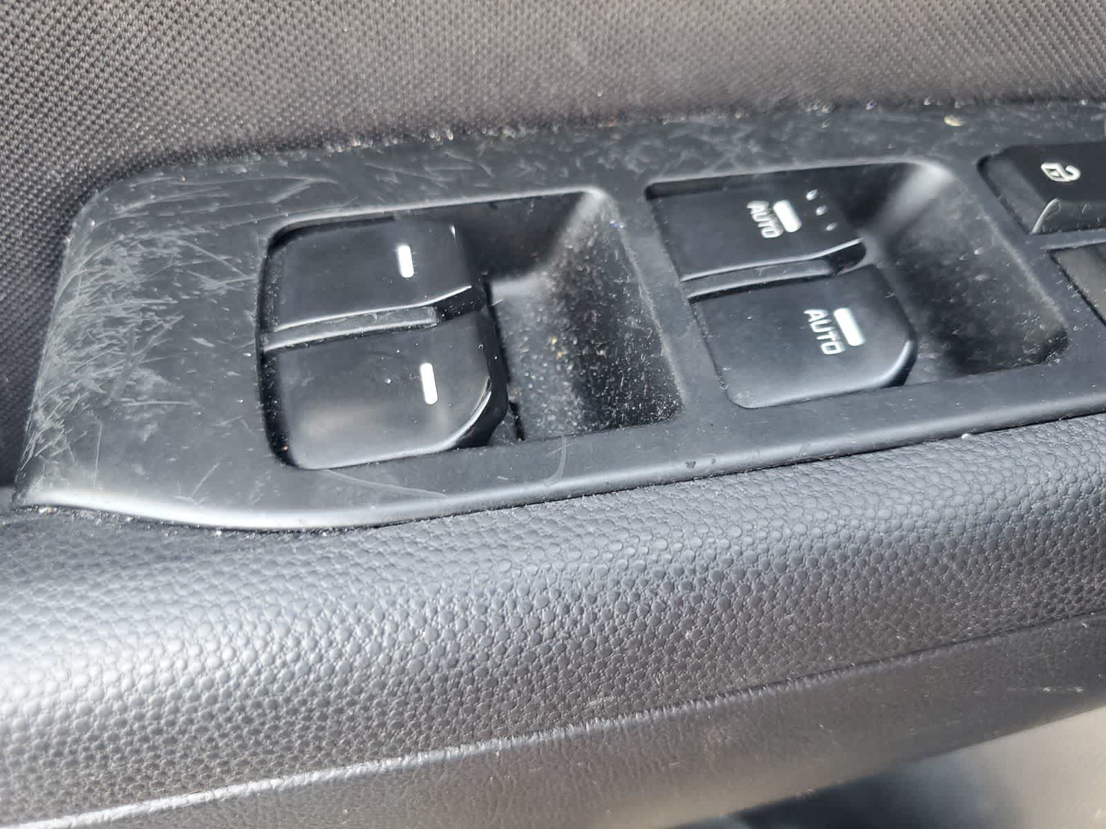 Used 2015 Kia Soul + FWD image 23
