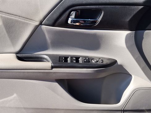 Used 2014 Honda Accord EX image 21