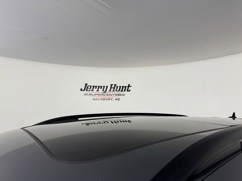 Used 2021 Volkswagen Tiguan SE R-Line image 6