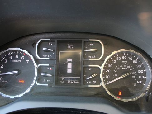 Used 2018 Toyota Tundra SR5 w/ SR5 Upgrade Package image 14