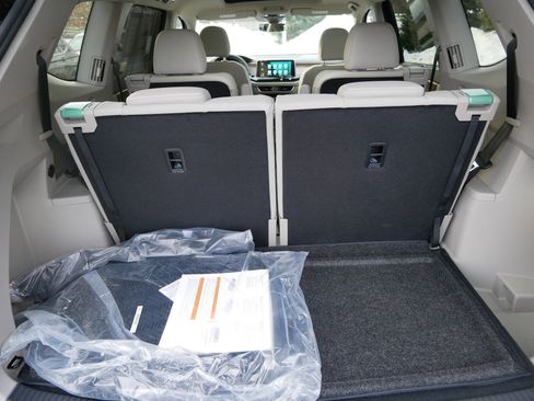 New 2026 Volkswagen Atlas SE image 6