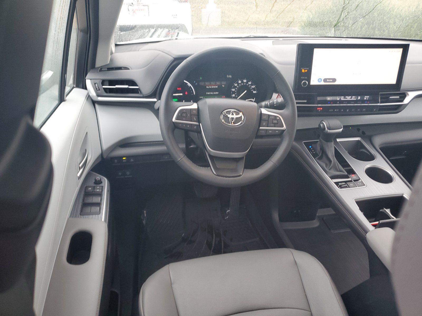 Certified 2025 Toyota Sienna XLE w/ XLE Plus Package AWD/4WD image 11
