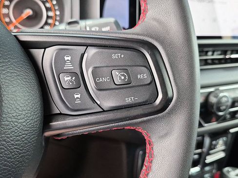 Used 2024 Jeep Wrangler Unlimited Rubicon AWD/4WD image 18