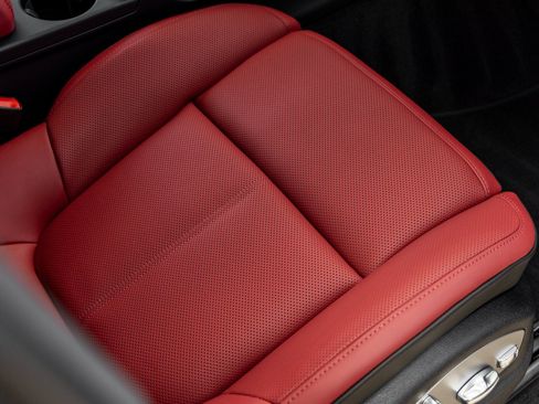 New 2026 Porsche Macan image 43