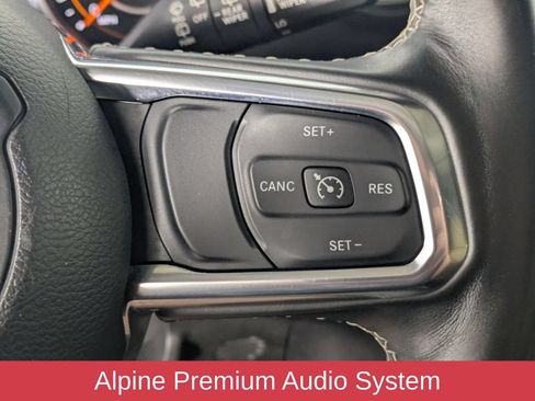 Used 2018 Jeep Wrangler Unlimited Sahara AWD/4WD image 14