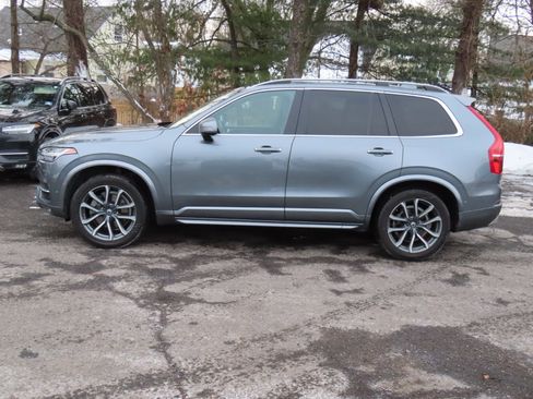 Used 2018 Volvo XC90 T6 Momentum w/ Convenience Package image 3