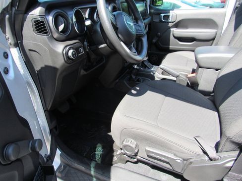 Used 2023 Jeep Gladiator Sport AWD/4WD image 28