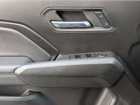 Used 2023 Chevrolet Colorado LT image 16