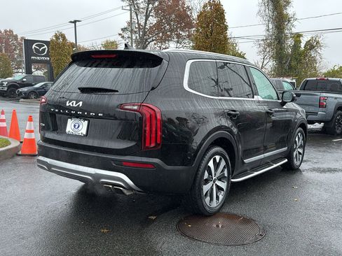 Used 2022 Kia Telluride EX w/ EX Premium Package image 3