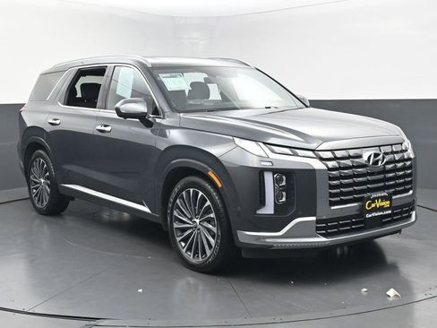 Used 2023 Hyundai Palisade Calligraphy image 3