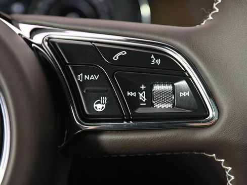 Used 2024 Bentley Bentayga Extended Wheelbase AWD/4WD image 35
