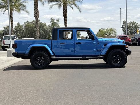Used 2023 Jeep Gladiator Sport AWD/4WD image 5