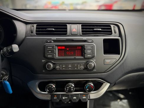 Used 2013 Kia Rio EX w/ Convenience Pkg FWD image 12